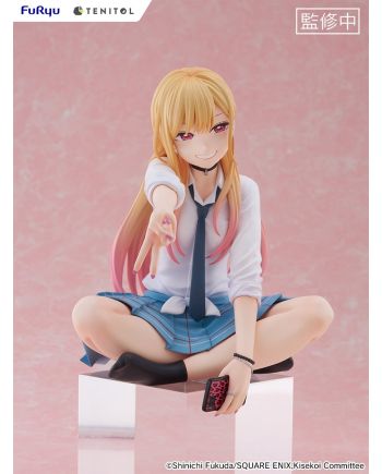 Statuette Marin Kitagawa Furyu détail du visage et du costume