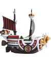 Tirelire XXL Thousand Sunny One Piece sous un autre angle