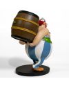 ASTERIX & OBLEIX - Obélix charge un tonneau - Statuette 25cm - vue de dos