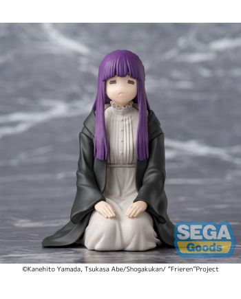 Figurine Fern Blinding Spell Frieren posée en perching
