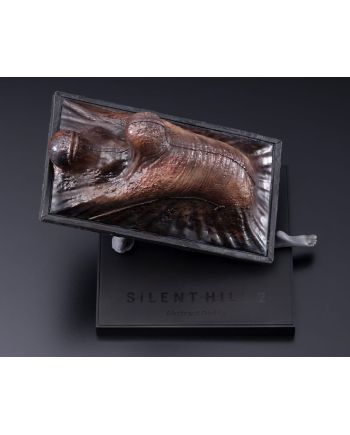 Statuette Abstract Daddy Silent Hill 2 packaging