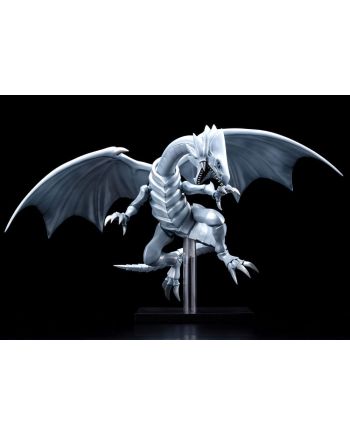 Détail des ailes et du socle de la statuette Yu-Gi-Oh