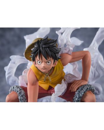 Figurine Luffy Marineford Bandai Tamashii Nations vue de côté