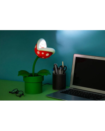 Lampe Plante Piranha allumée ambiance gaming