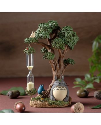 Diorama sablier Mon Voisin Totoro avec le camphrier et Totoro - Benelic
