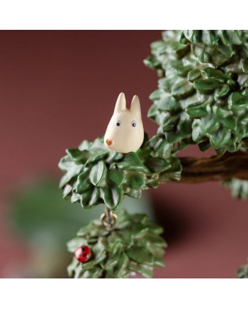 Détails du camphrier et de Totoro dans le sablier collector