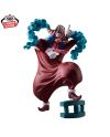 Figurine One Piece Baggy avec tenue bordeaux et base décorative.