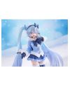 Snow Miku souriante avec deux oiseaux blancs posés près de ses mains.
