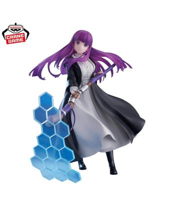 Figurine Fern EFFECTREME Banpresto avec effet de magie bleu en forme d'hexagones.