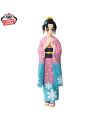 Vue de face de Koyuki, figurine Demon Slayer de 14 cm avec kimono rose à motifs blancs et dégradé bleu.