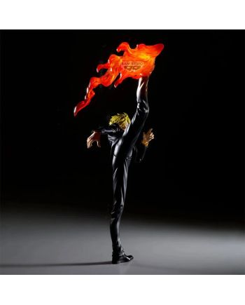 Sanji MAXIMATIC Plus Banpresto 27 cm en vue trois quarts, avec pose de combat dynamique et flammes translucides.