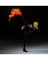 Figurine Sanji One Piece MAXIMATIC Plus vue de profil, mettant en valeur son coup de pied vertical et ses flammes orange.