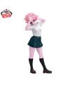 Mina Ashido GLITTER & GLAMOURS Banpresto 22 cm en uniforme scolaire, vue générale.