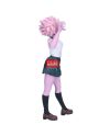 Profil de Mina Ashido montrant sa coiffure rose et sa pose espiègle.