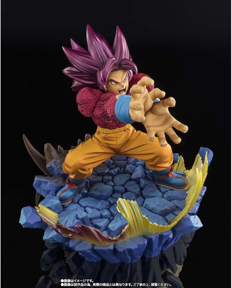 Statue FiguartsZERO Super Saiyan 4 Son Goku Dragon Ball Daima de face